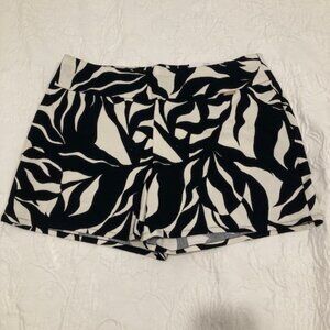 INC Pull On Black and White Shorts